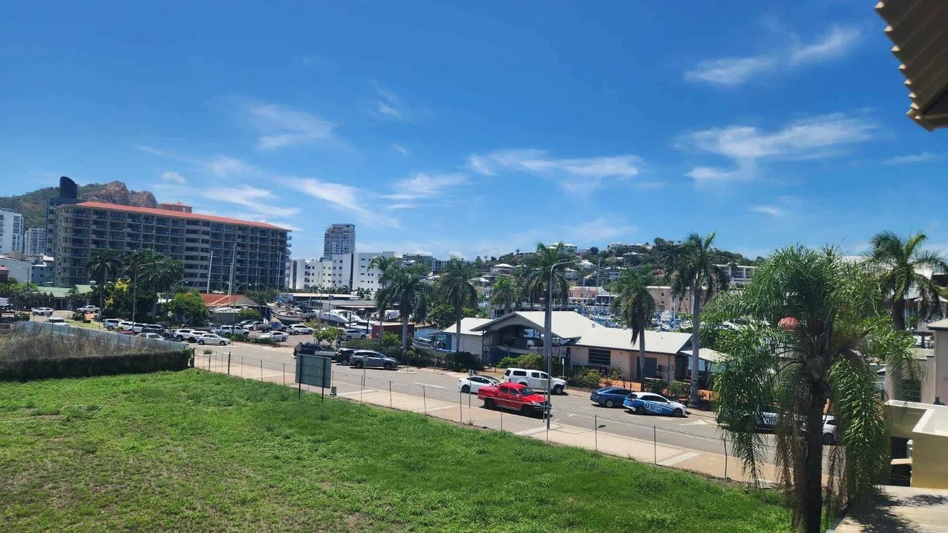 Inn Coastal Breeze Studio- Steps From Cbd,Stadium&Ferry Townsville