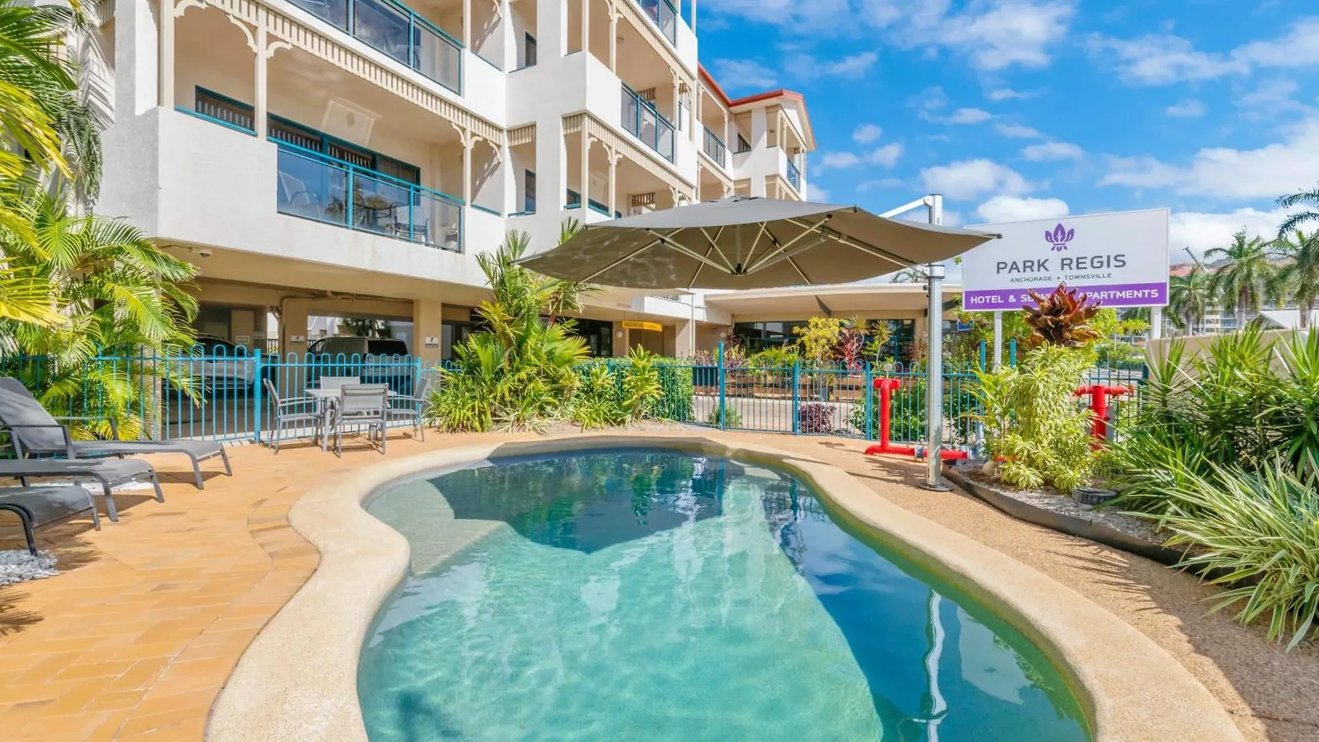 Coastal Breeze Studio- Steps From Cbd,Stadium&Ferry Townsville